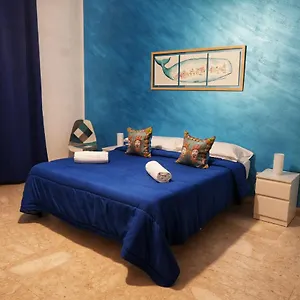 La Casa Del Moro - Al Politeama Italia