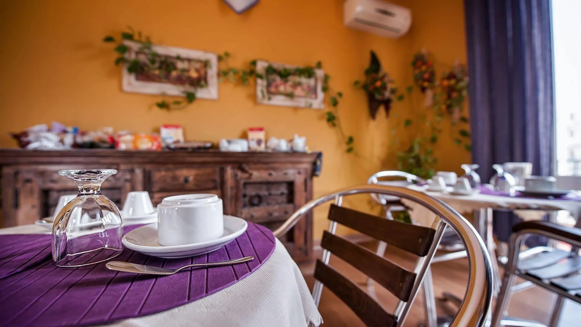 *** Bed & Breakfast Sky Sleeping Bed and Breakfast Palermo Italien